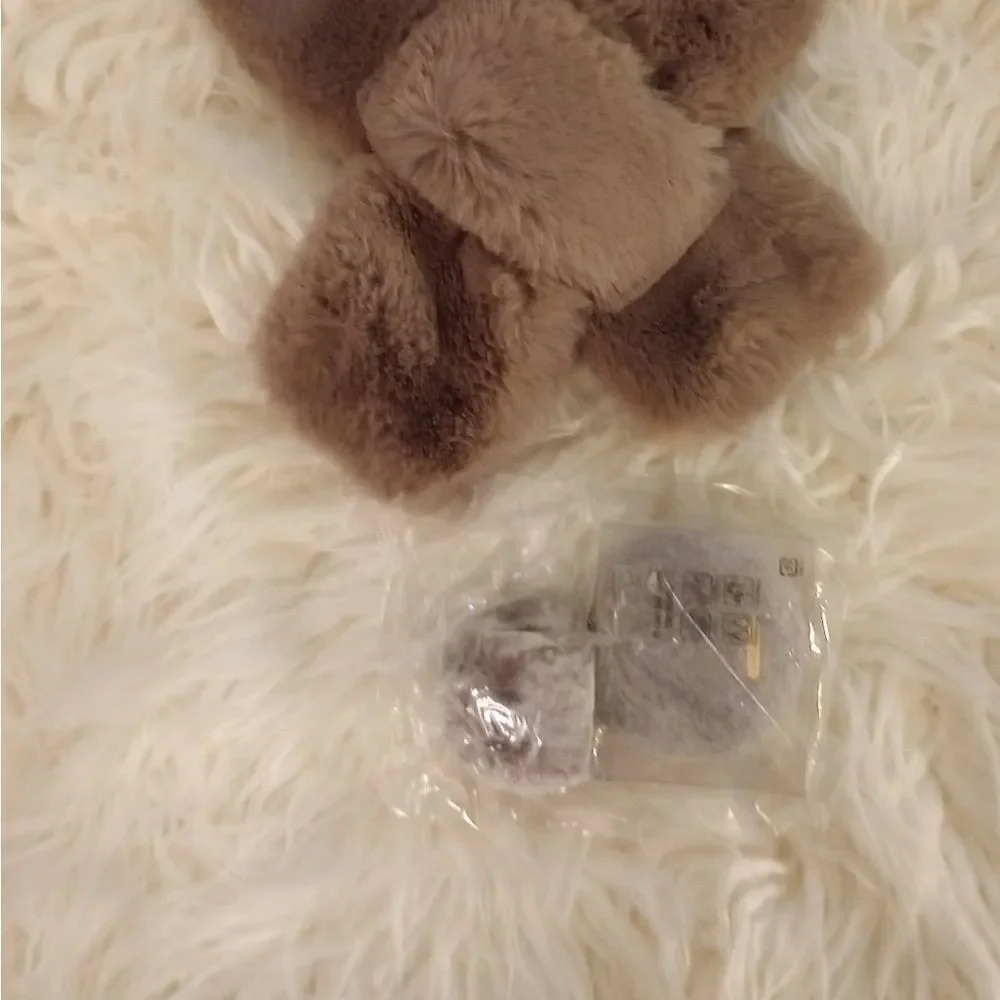 🆕🧣 Faux Fur Scarf/Stole with Key Chain & Accessory Case